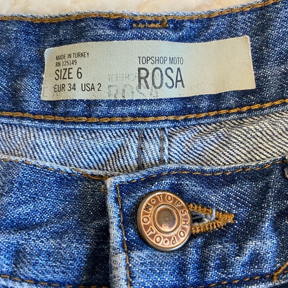 TOPSHOP Moto Rosa Distressed Denim Short - Size 2 - Picture 7 of 9